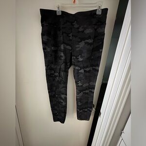 Cabi black camo leggings XL